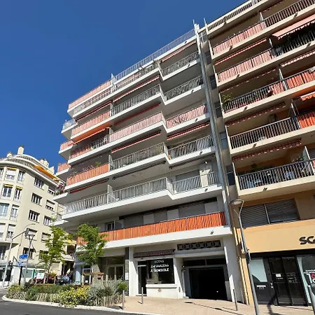 2 - Terrasse, Parking Gratuit & Climatisation Апартаменты